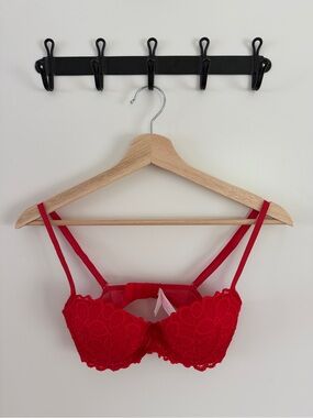 Good Condition Victoria’s Secret PINK Balconette 32C Push-Up Bra Red